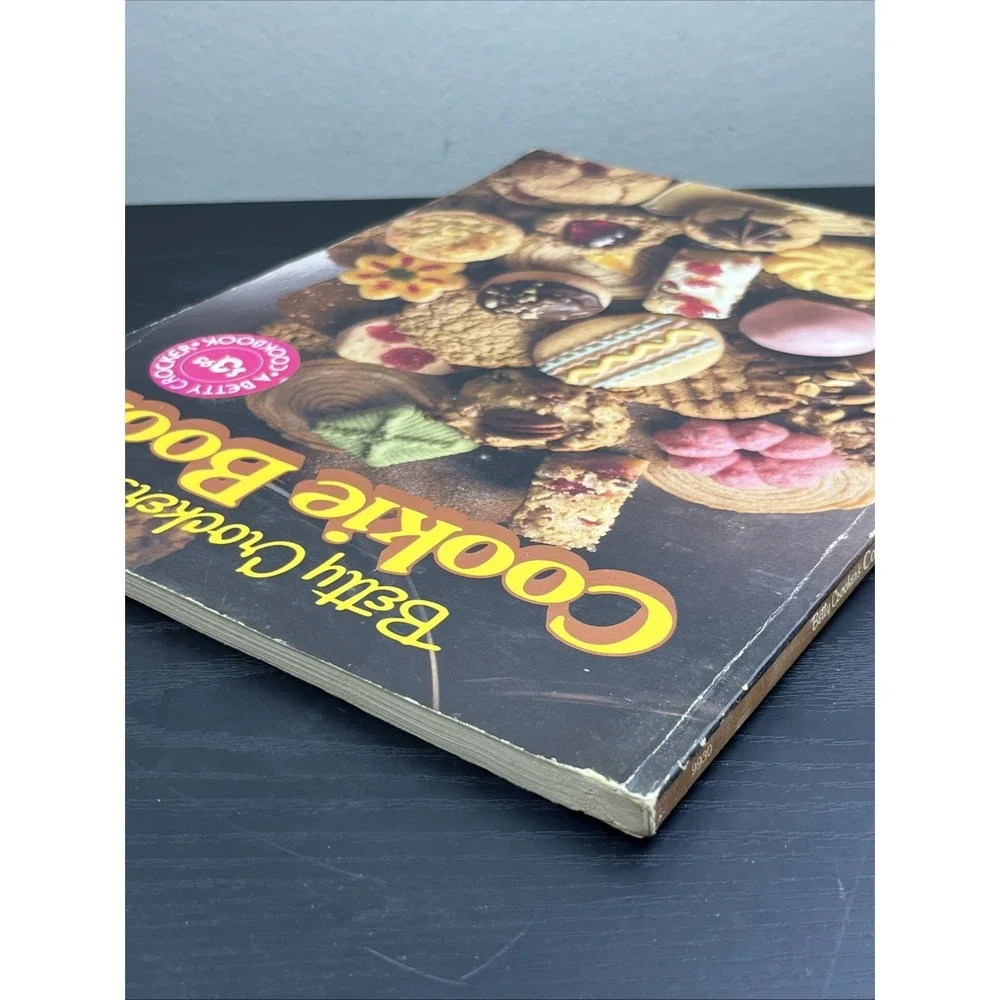 Betty Crockers Cookie Book Paperback Vintage Baking Recipes ACCEPTABLE